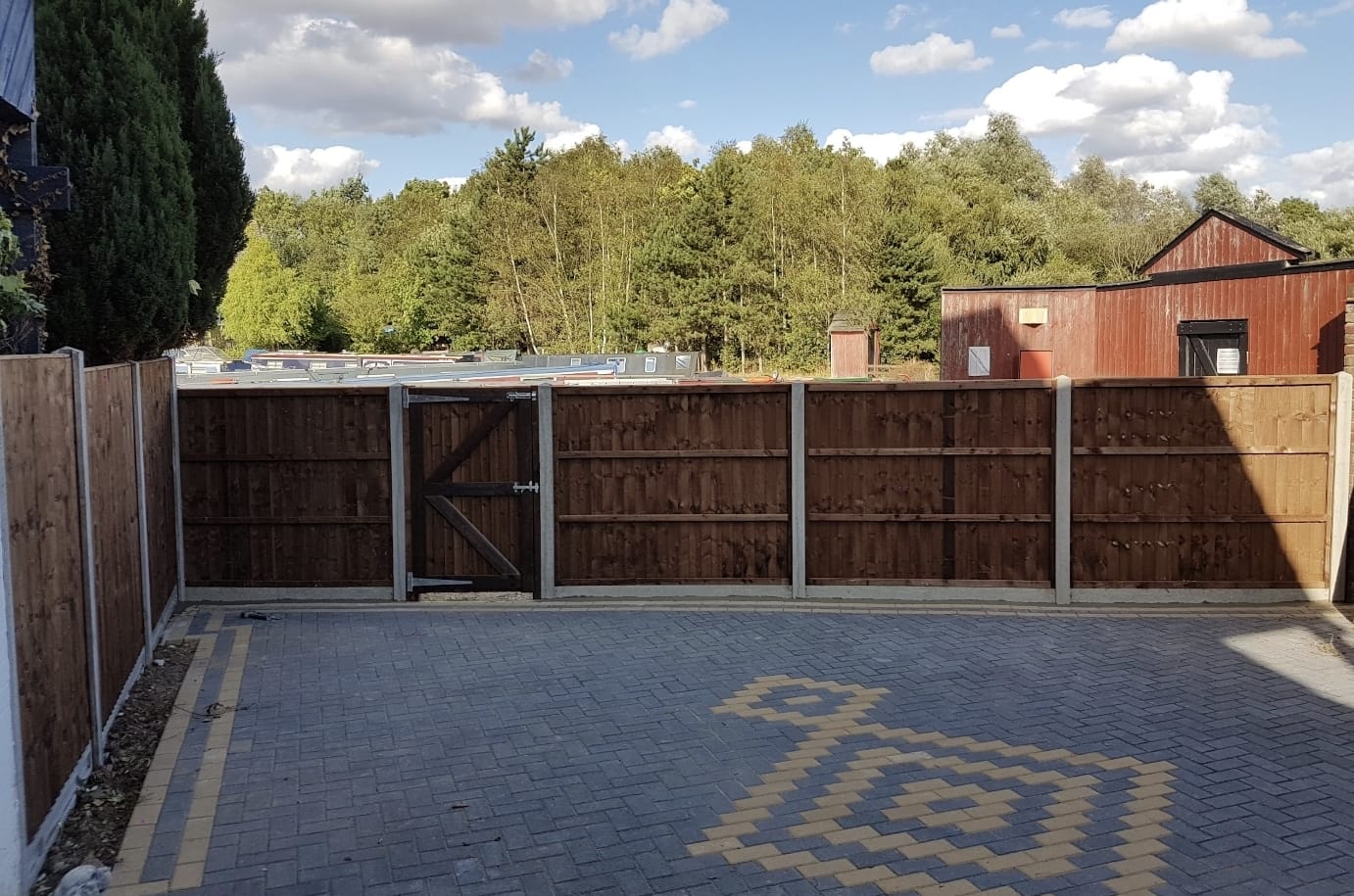 Fencing services in Hillingdon